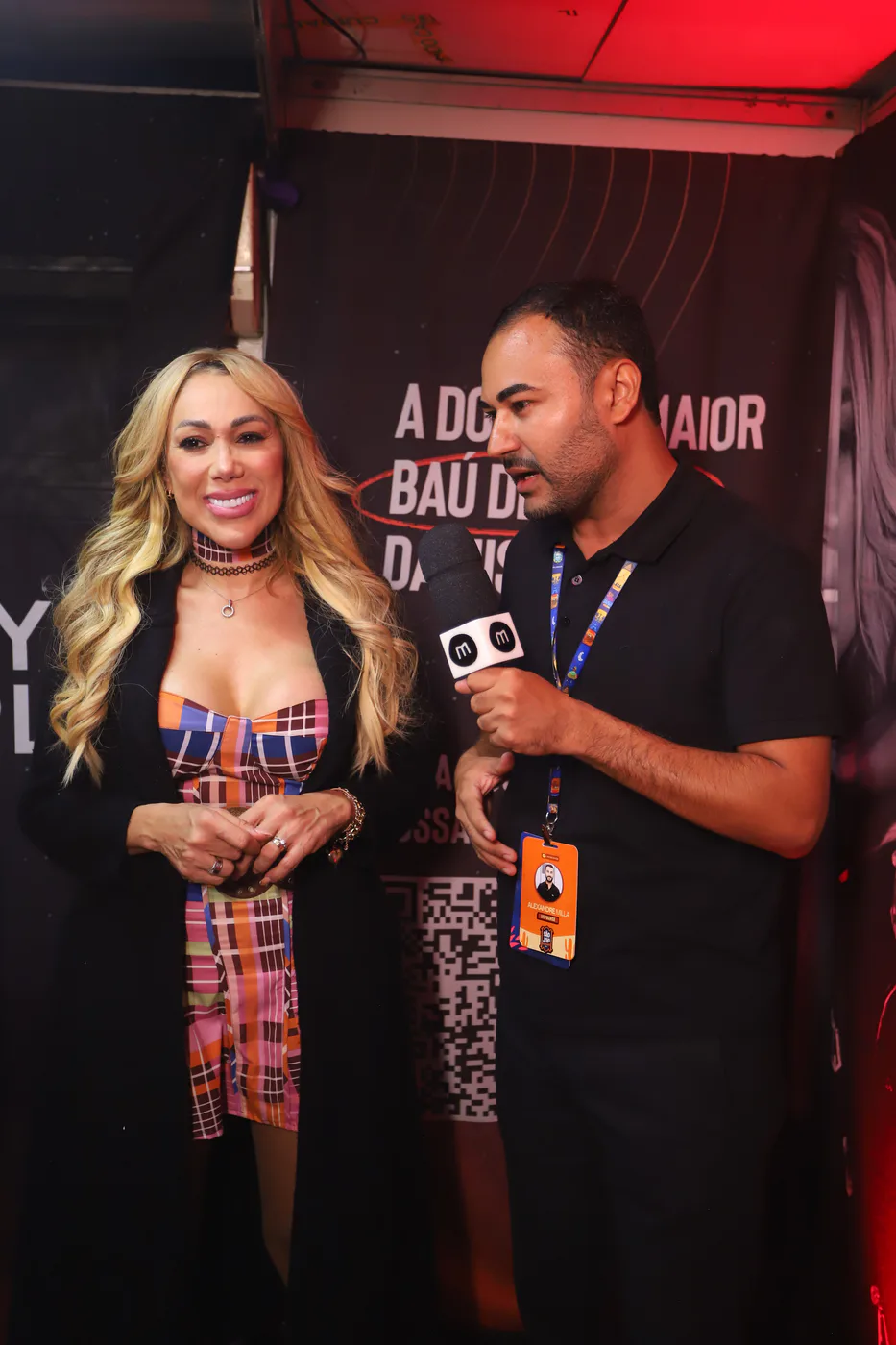 Em entrevista com a cantora Taty Girl no SJSM
